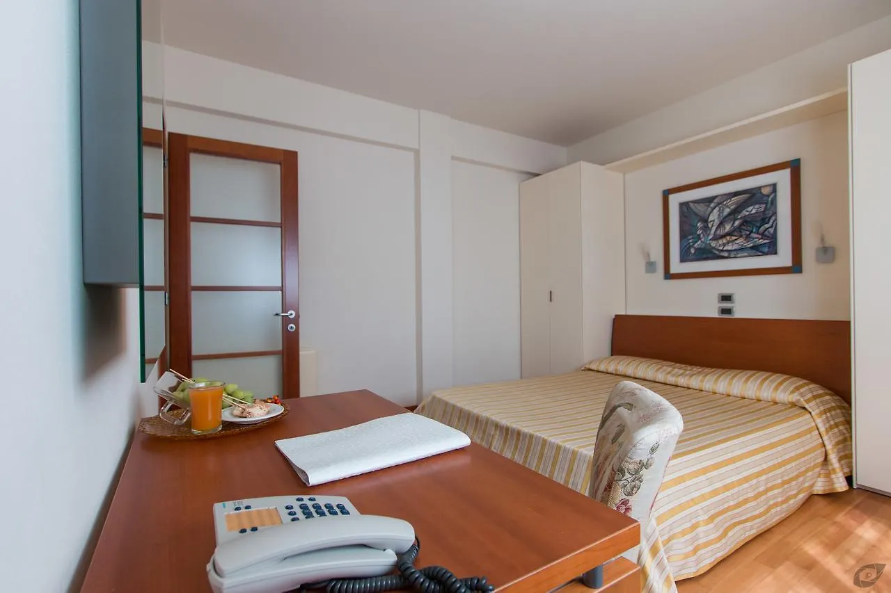 Verdeluna ApartHotel Marina di Pietrasanta 3*,  Italien